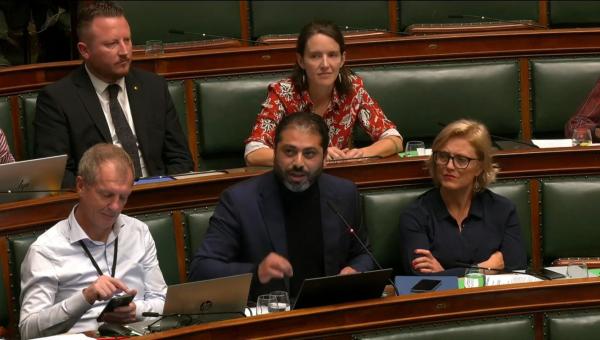 Nabil Boukili tijdens zijn tussenkomst in de Kamer