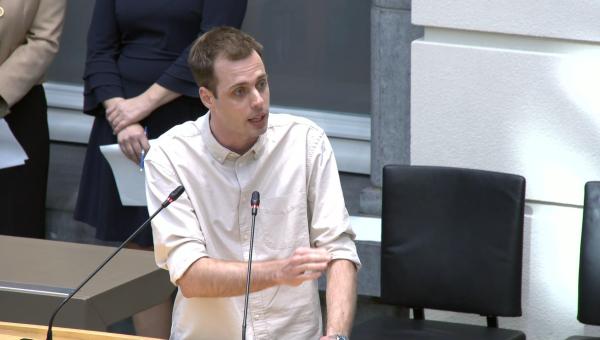 Jos D’Haese tijdens zijn tussenkomst in het Vlaams parlement