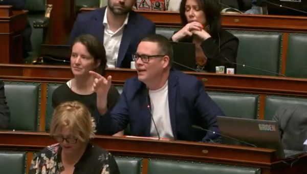 Raoul Hedebouw tijdens zijn tussenkomst in de Kamer