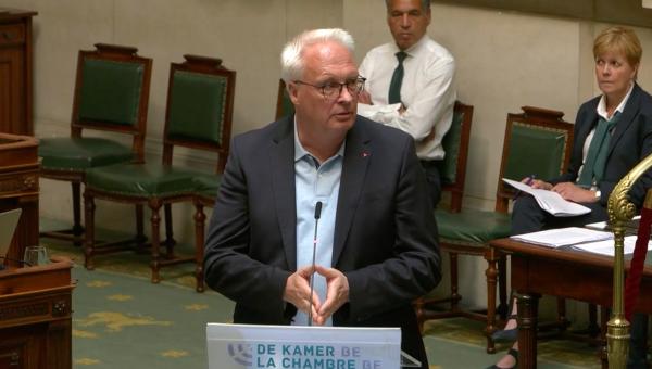 Peter Mertens tijdens zijn tussenkomst in de Kamer