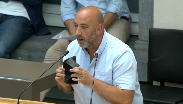 Gaby Colebunders tijdens zijn tussenkomst in het Vlaams parlement